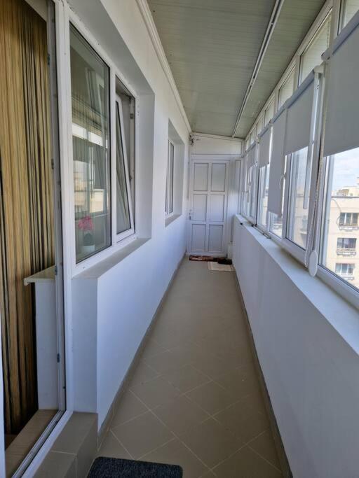 Charming Apartment With Private Terrace Букурещ Екстериор снимка