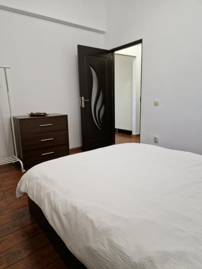 Charming Apartment With Private Terrace Букурещ Екстериор снимка